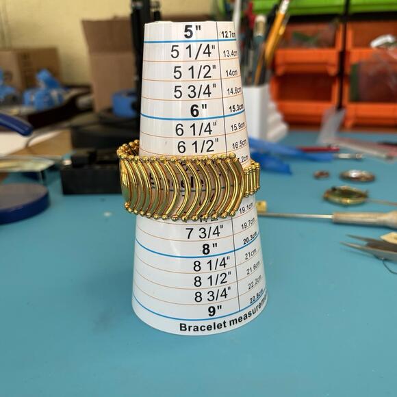 Geometric Concentric Styled Gold Colored Bangle Band Watch - Picture 10 of 10